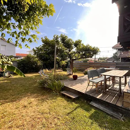 Maison En Bois En 2eme Ligne * グジャン・メストラ