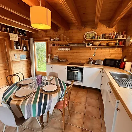 Maison En Bois En 2eme Ligne * グジャン・メストラ